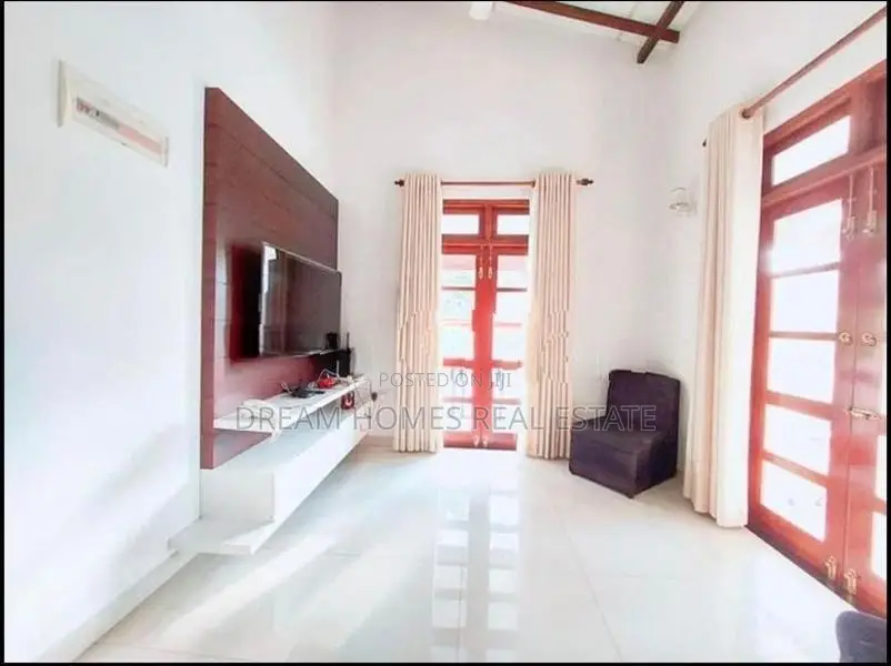 Luxury House for Sale Makandana Piliyandala