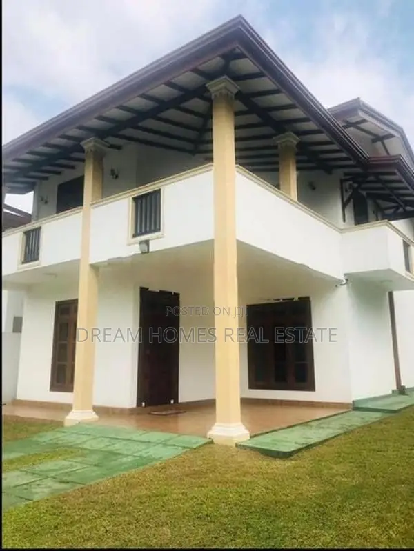 Luxury House for Sale Makandana Piliyandala