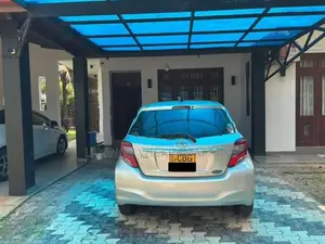 Toyota Vitz 2016