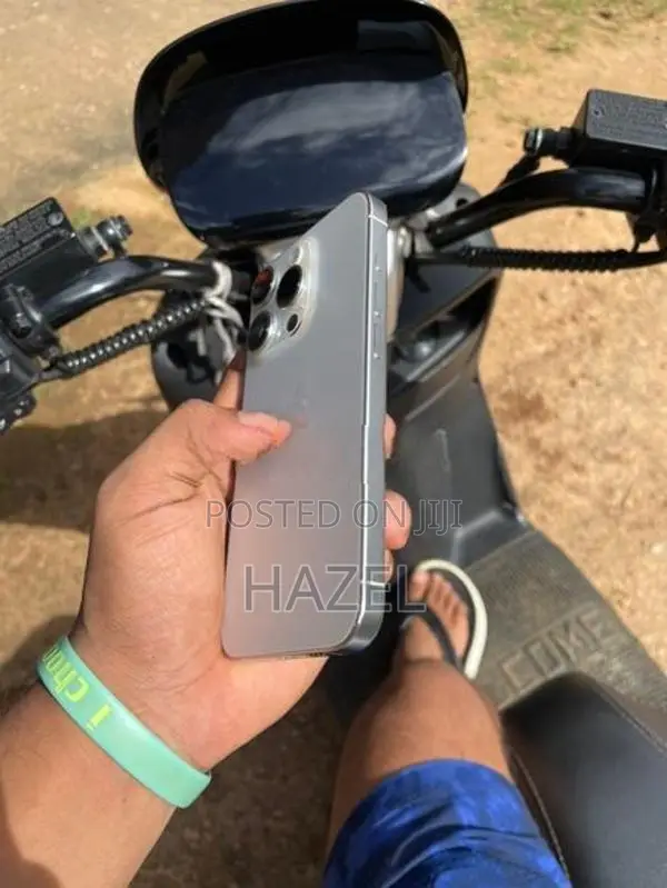 Apple iPhone 15 Pro (Used)
