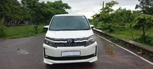 Toyota Voxy 2015