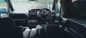 Toyota Voxy 2015
