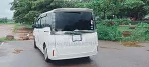 Toyota Voxy 2015