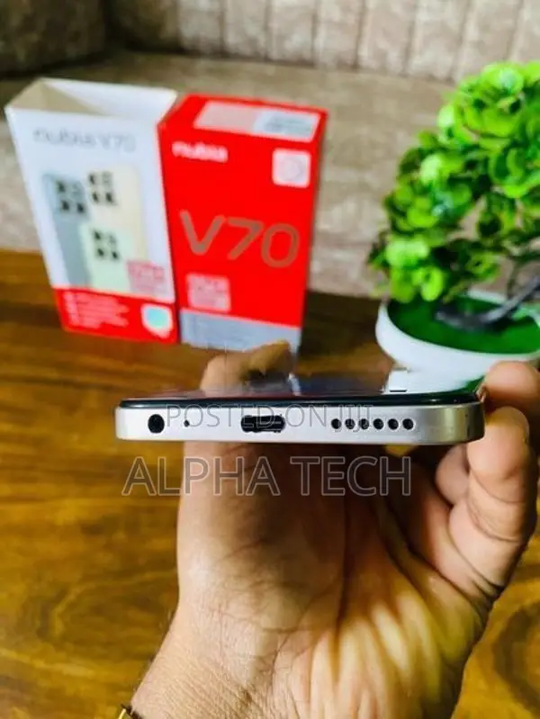 ZTE nubia V70 256GB (Used)