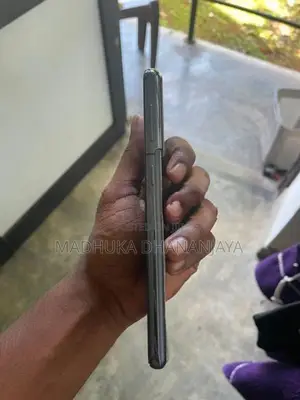 Samsung Galaxy S21 5G (Used)