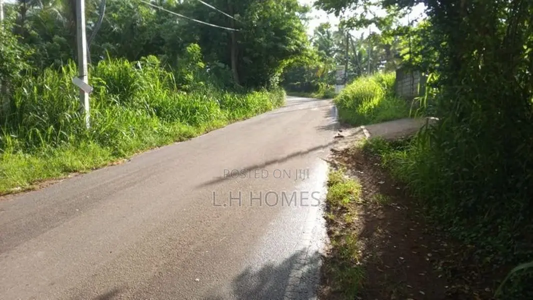 Land For Sale in Wennappuwa (18 Perches)
