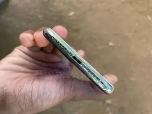 Apple iPhone XS (Used)