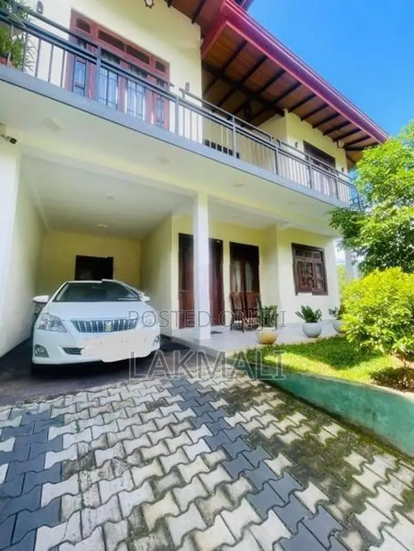 Valuable Two Story House for Sale Ampitiya