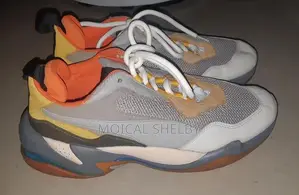 Puma Sneakers