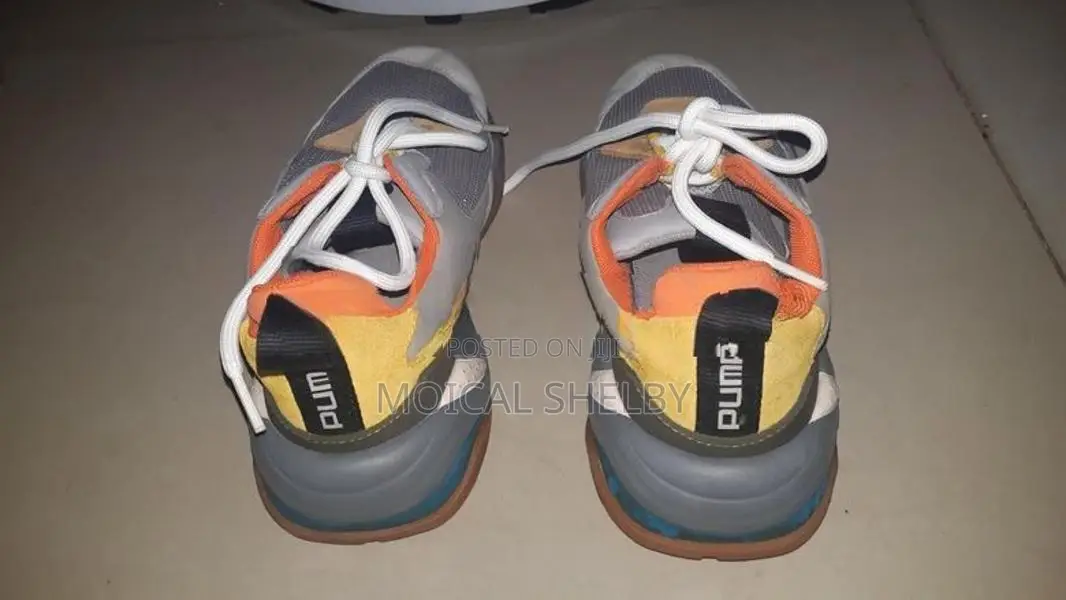 Puma Sneakers