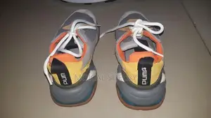 Puma Sneakers