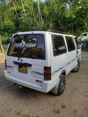 Nissan Vanette 1990