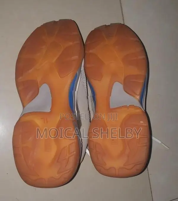 Puma Sneakers