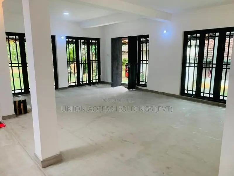 අගනා නව දෙමහල් නිවසක් විකිණීමට - කුරුණෑගල වැල්ලව පාර