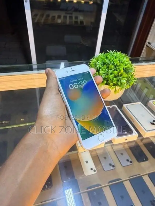 Apple iPhone 8 64GB (Used)