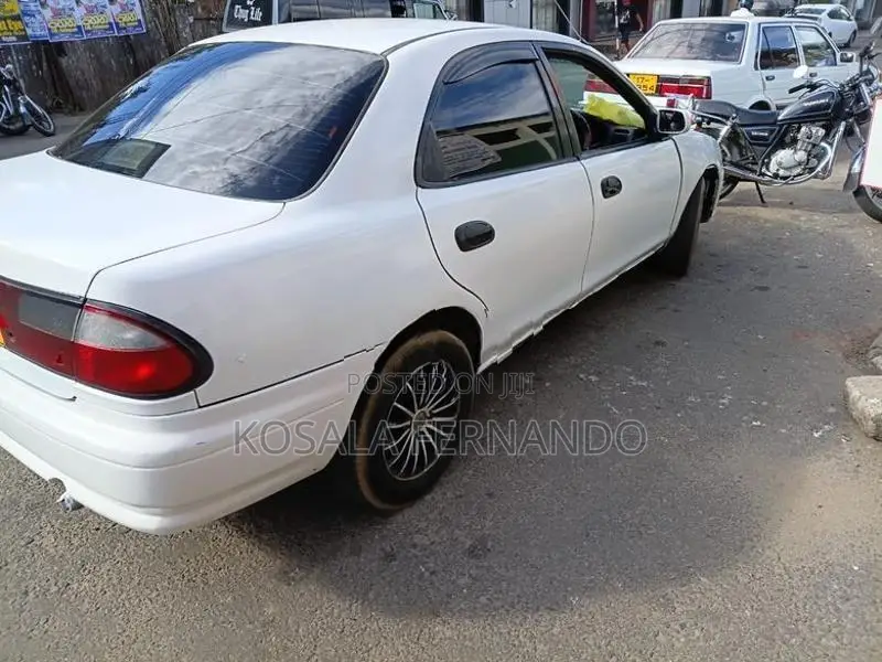 Mazda Familia 3 Saloon 1997