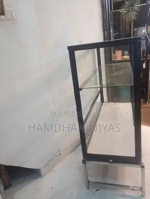 Showcase with Stand