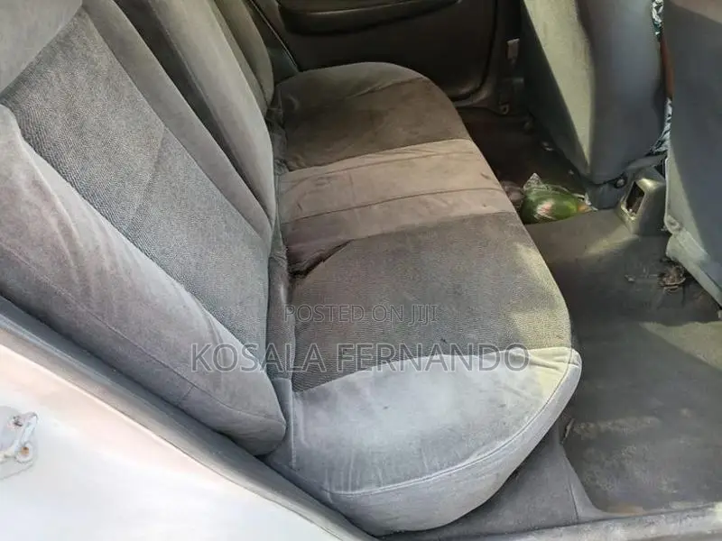 Mazda Familia 3 Saloon 1997