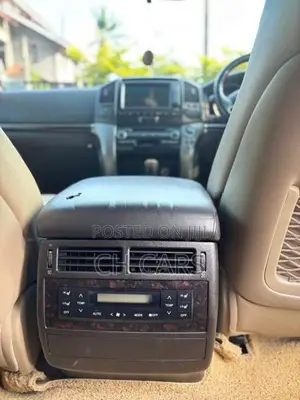 Toyota Land Cruiser 200 2008