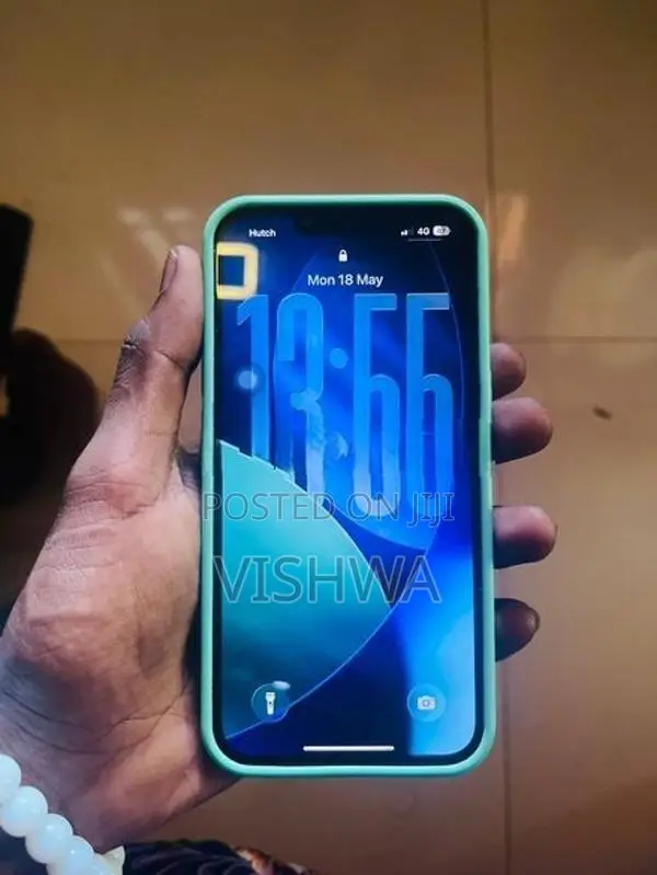 Apple iPhone 13 (Used)