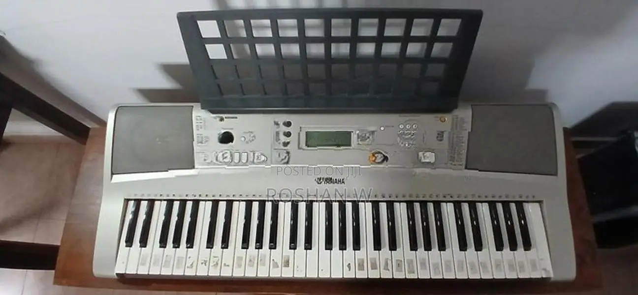 Yamaha E313 Keyboard with Violin