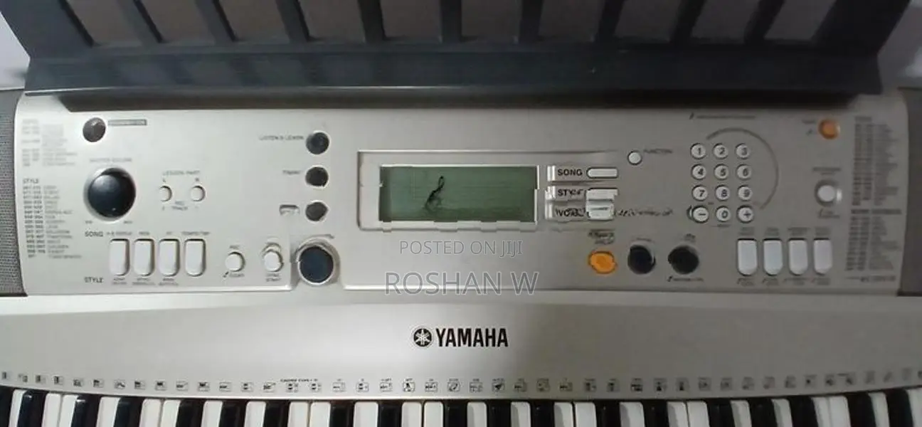 Yamaha E313 Keyboard with Violin