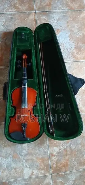Yamaha E313 Keyboard with Violin