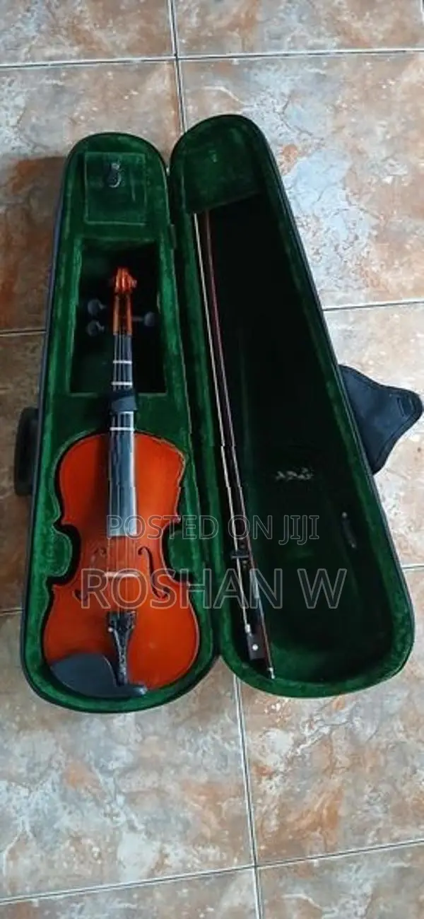 Yamaha E313 Keyboard with Violin
