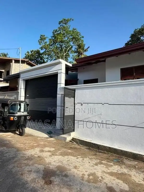 Top Story House for Sale Piliyandala