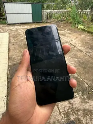Samsung Galaxy S20 (Used)