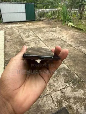Samsung Galaxy S20 (Used)