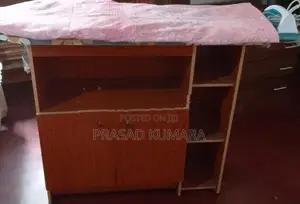 මෙලමයින් අයන් බෝඩ් එකක්