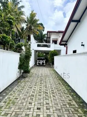 Valuable House for Sale Athurugiriya