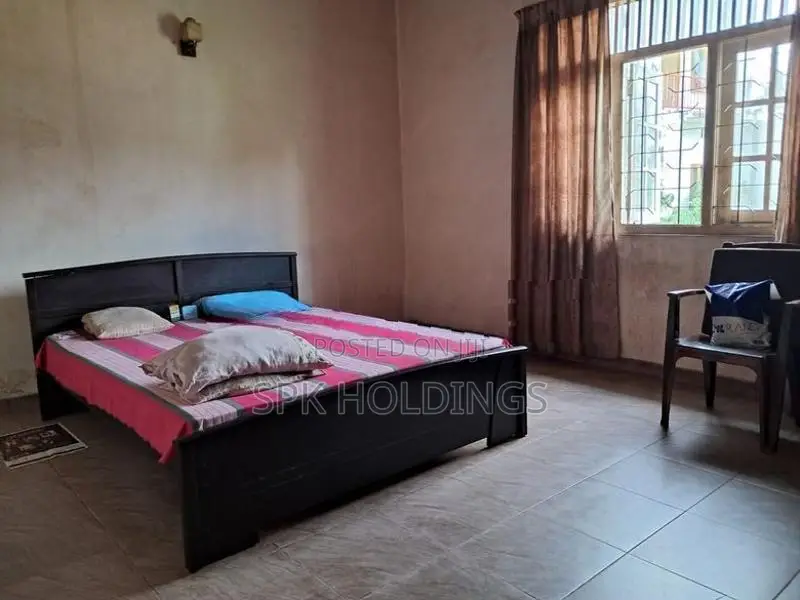 Prime Main Road Facing Land with Old House – Malabe