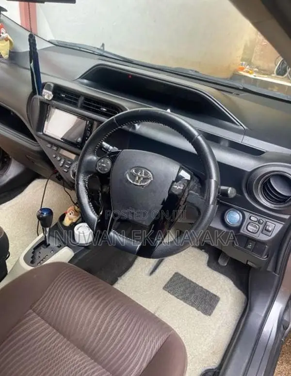 Toyota Aqua 2012
