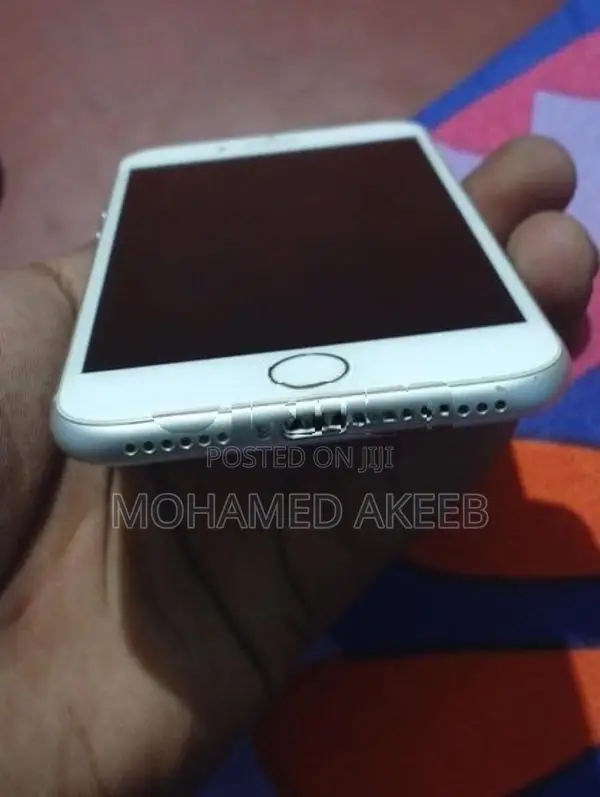 Apple iPhone 8 (Used)