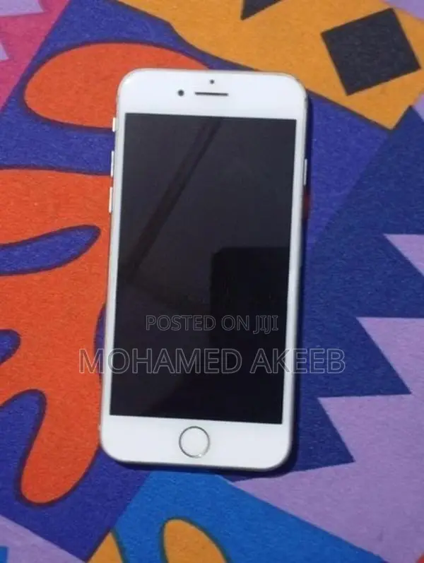 Apple iPhone 8 (Used)