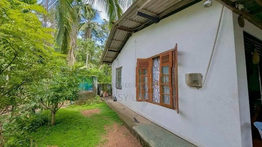 වැලිවේරියෙන් නිවසක් විකිණීමට