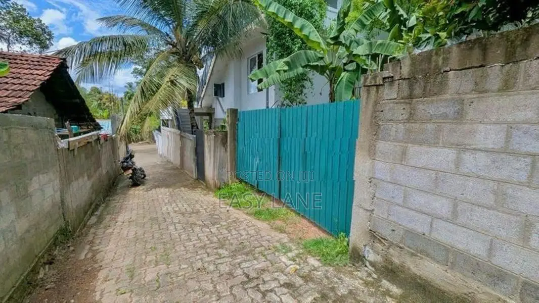 වැලිවේරියෙන් නිවසක් විකිණීමට