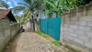 වැලිවේරියෙන් නිවසක් විකිණීමට