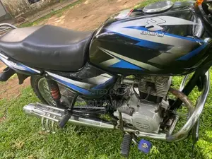 Bajaj CT100 2015
