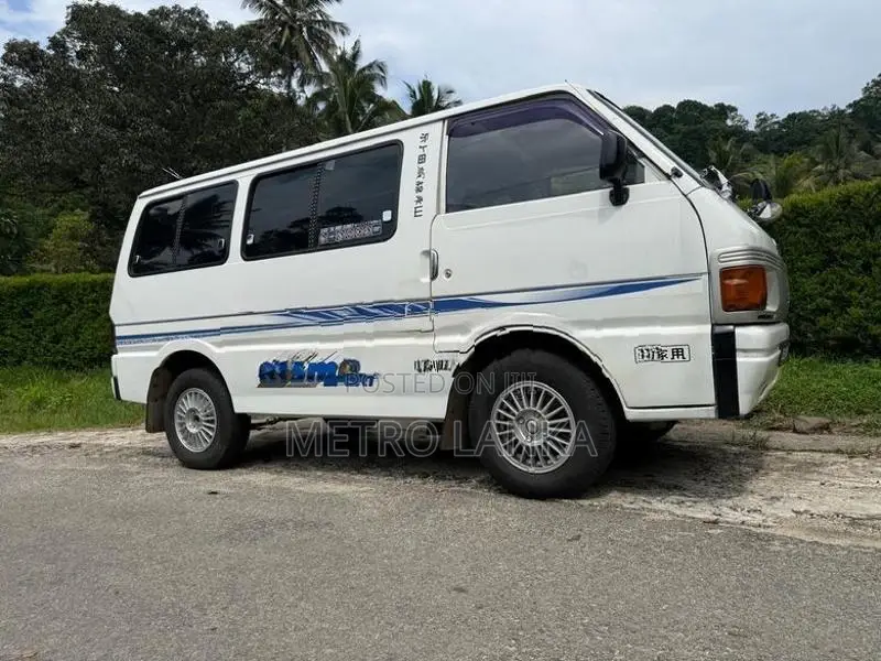 Nissan Vanette SS28VN 1995