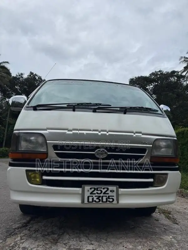 Toyota Dolphin LH103 1995