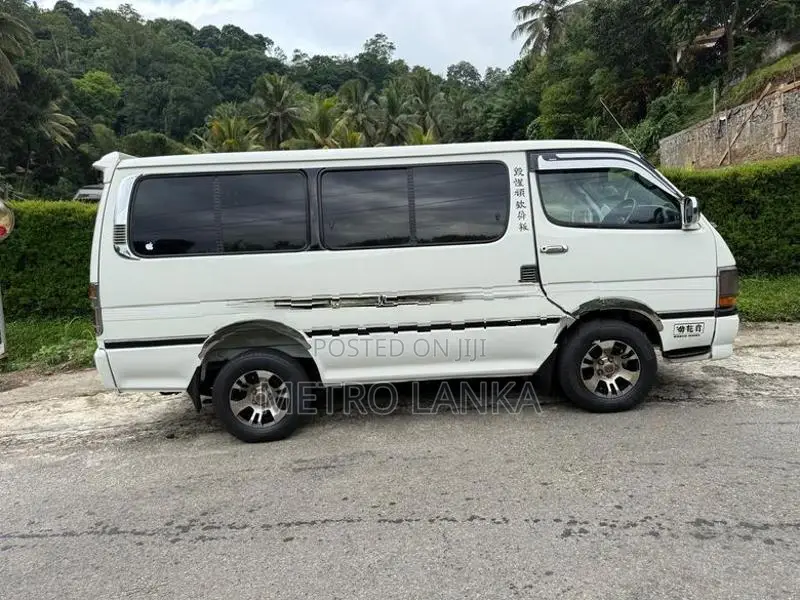 Toyota Dolphin LH103 1995