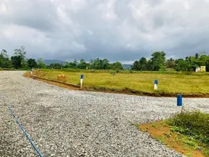ඇහැලියගොඩින් ඉඩමම