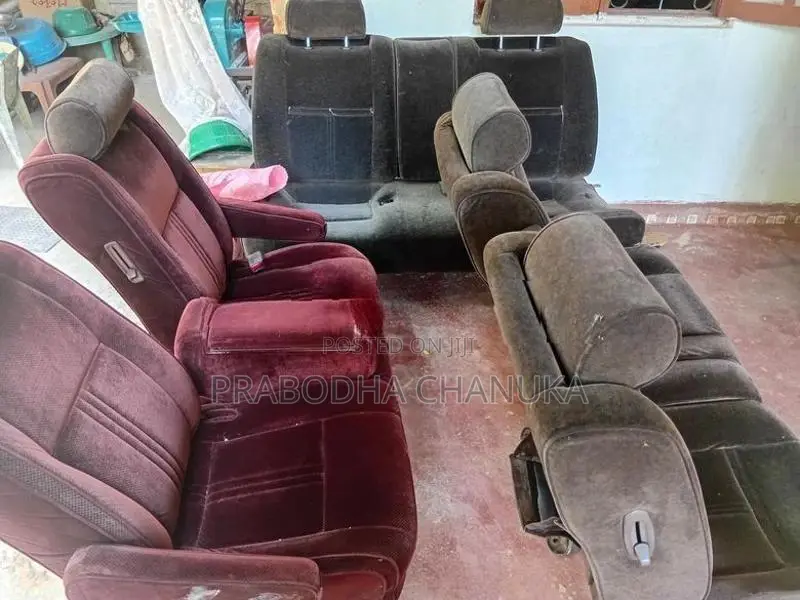 එජස්ටබල් සීට්