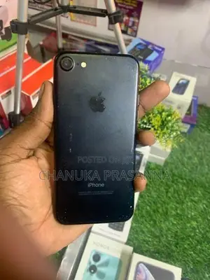 Apple iPhone 7 (Used)
