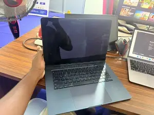 Apple Macbook M3 Air