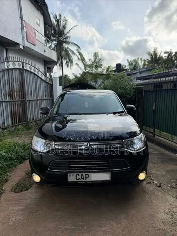 Mitsubishi Outlander 2013