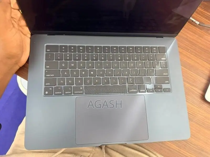 Apple Macbook M3 Air